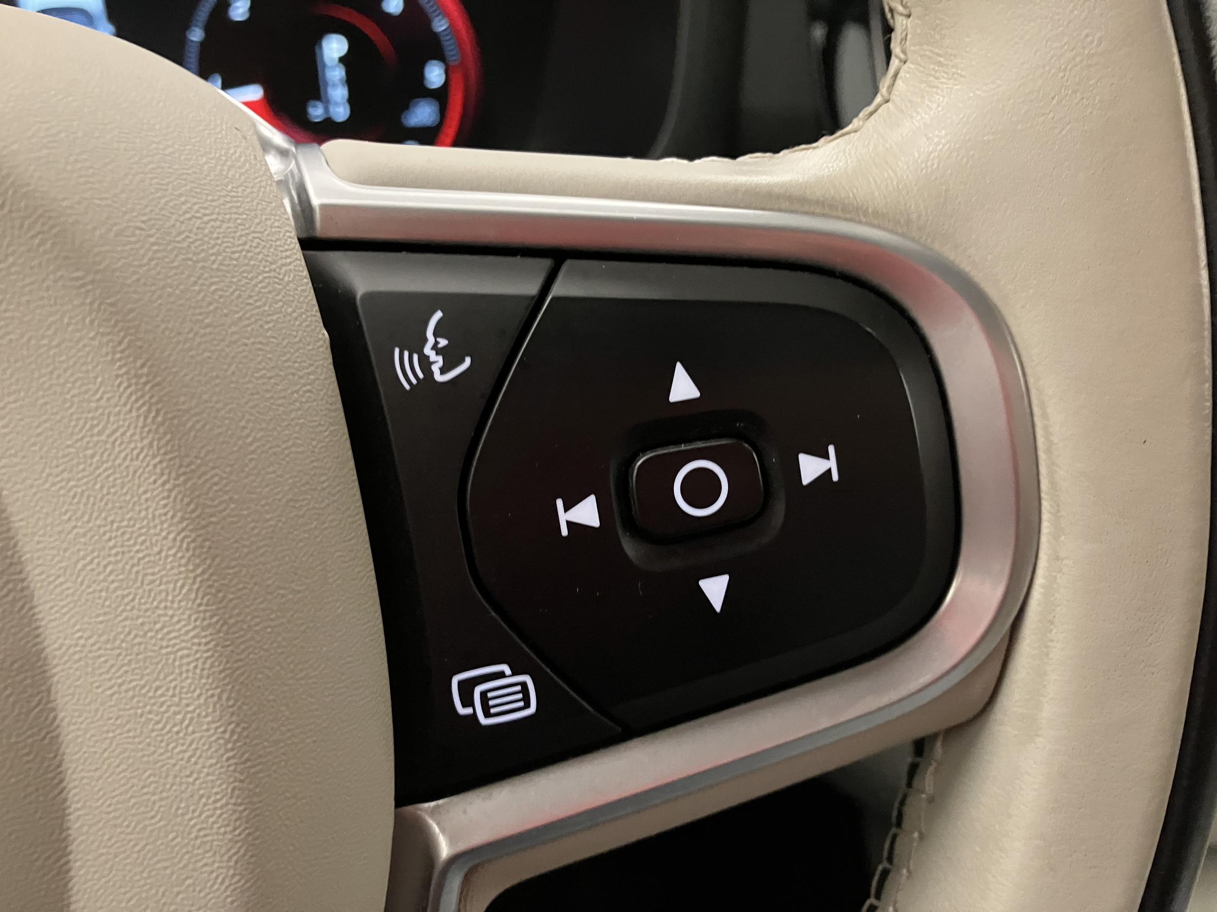 Volvo V60 D3 Momentum Pro Geartronic | Bild 16 von 24