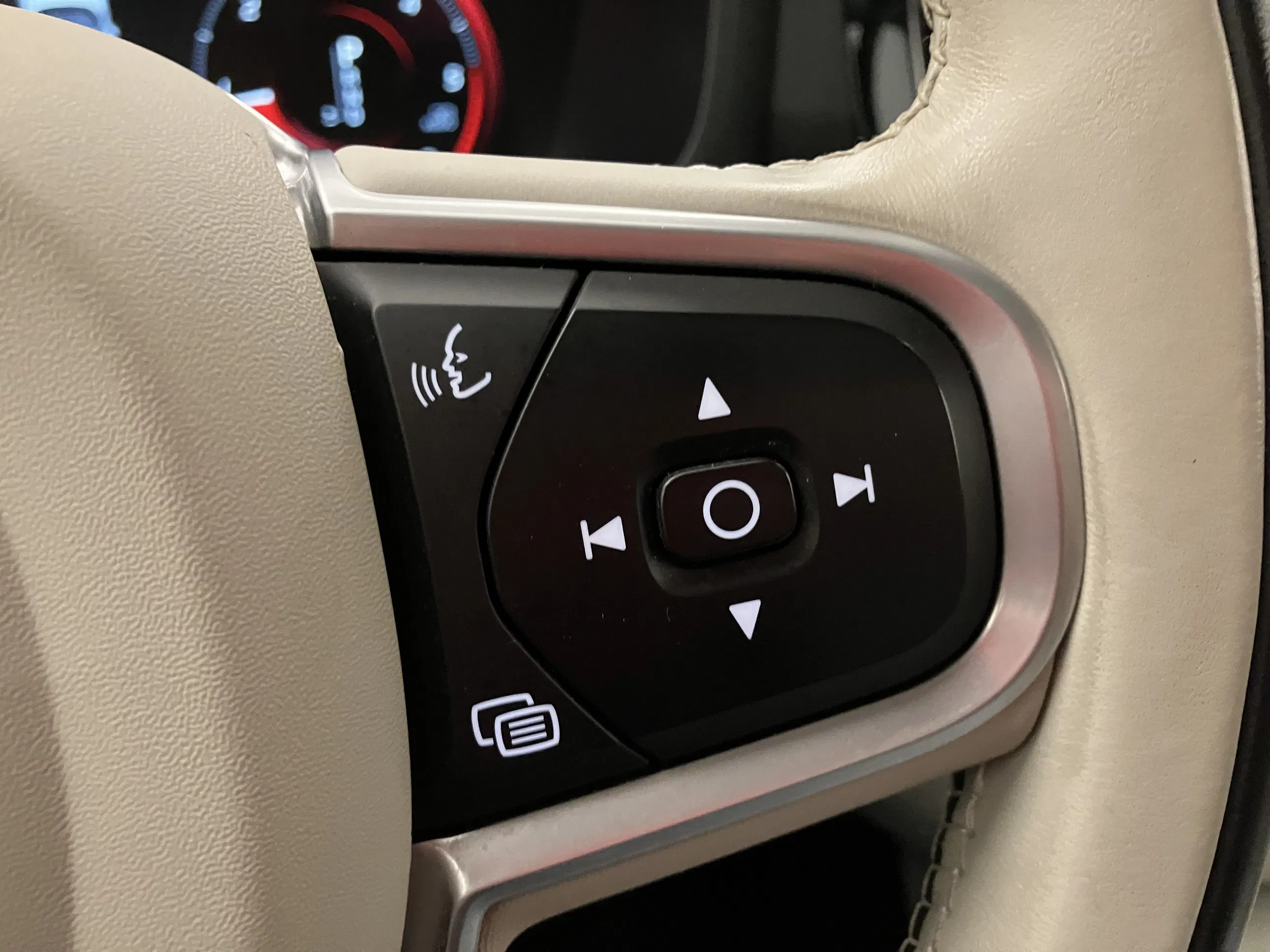 Volvo V60 D3 Momentum Pro Geartronic | Bild 16 von 24