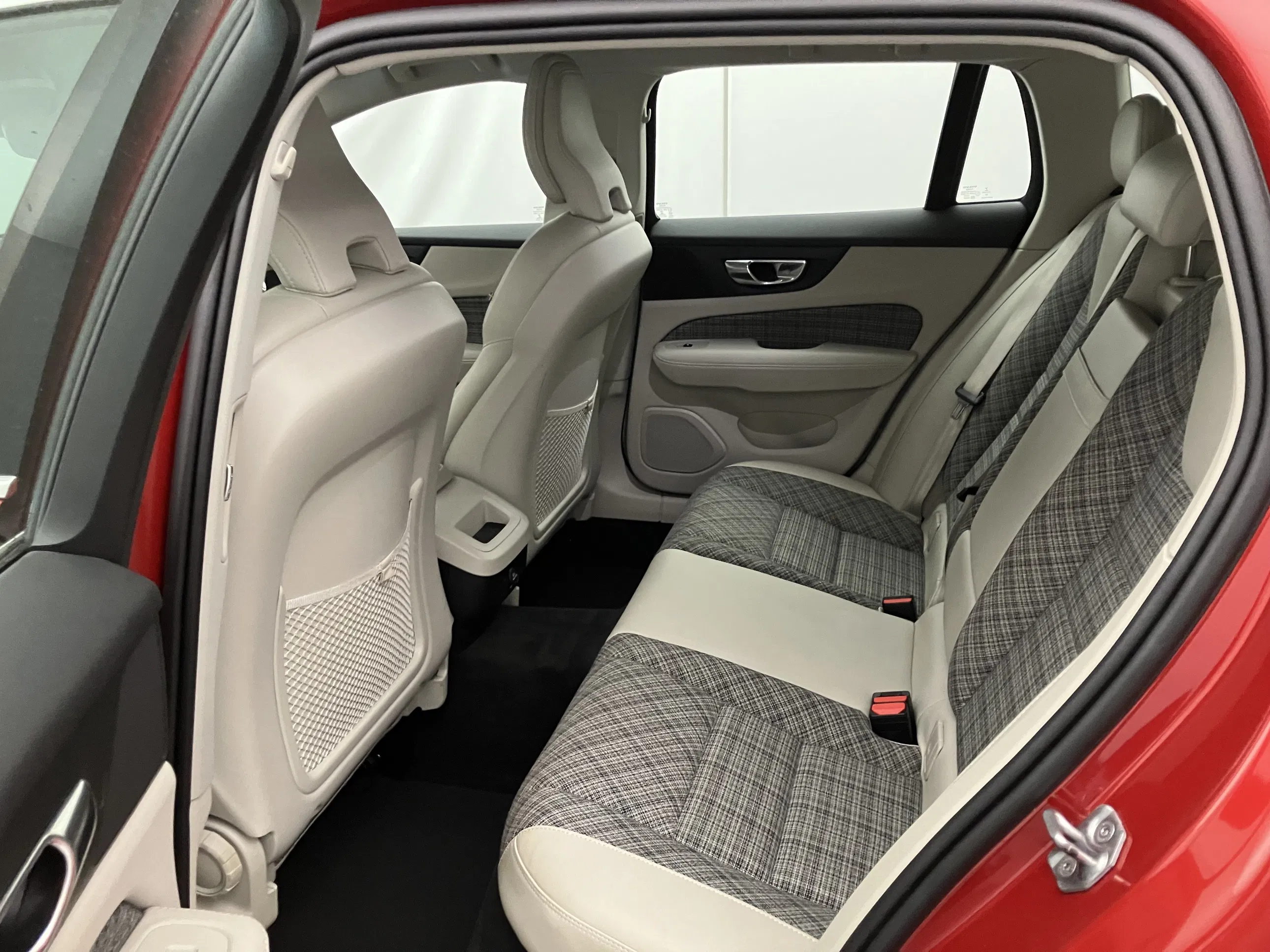 Volvo V60 D3 Momentum Pro Geartronic | Bild 20 von 24