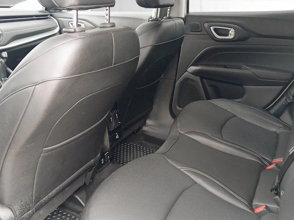 Jeep Compass 1.3 S 4xe | Bild 22 von 26