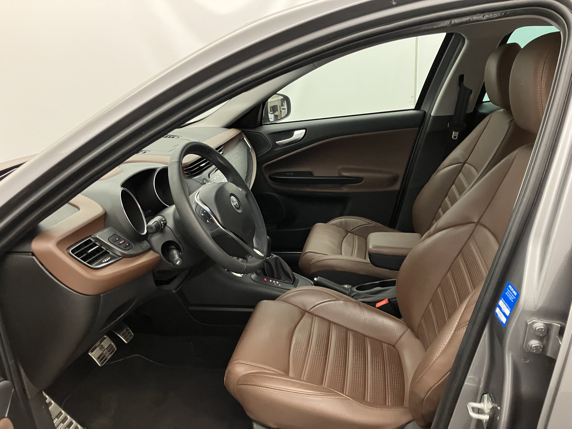 Alfa Romeo Giulietta TI 2,0 JTDM-2 Aut. | Bild 11 von 23