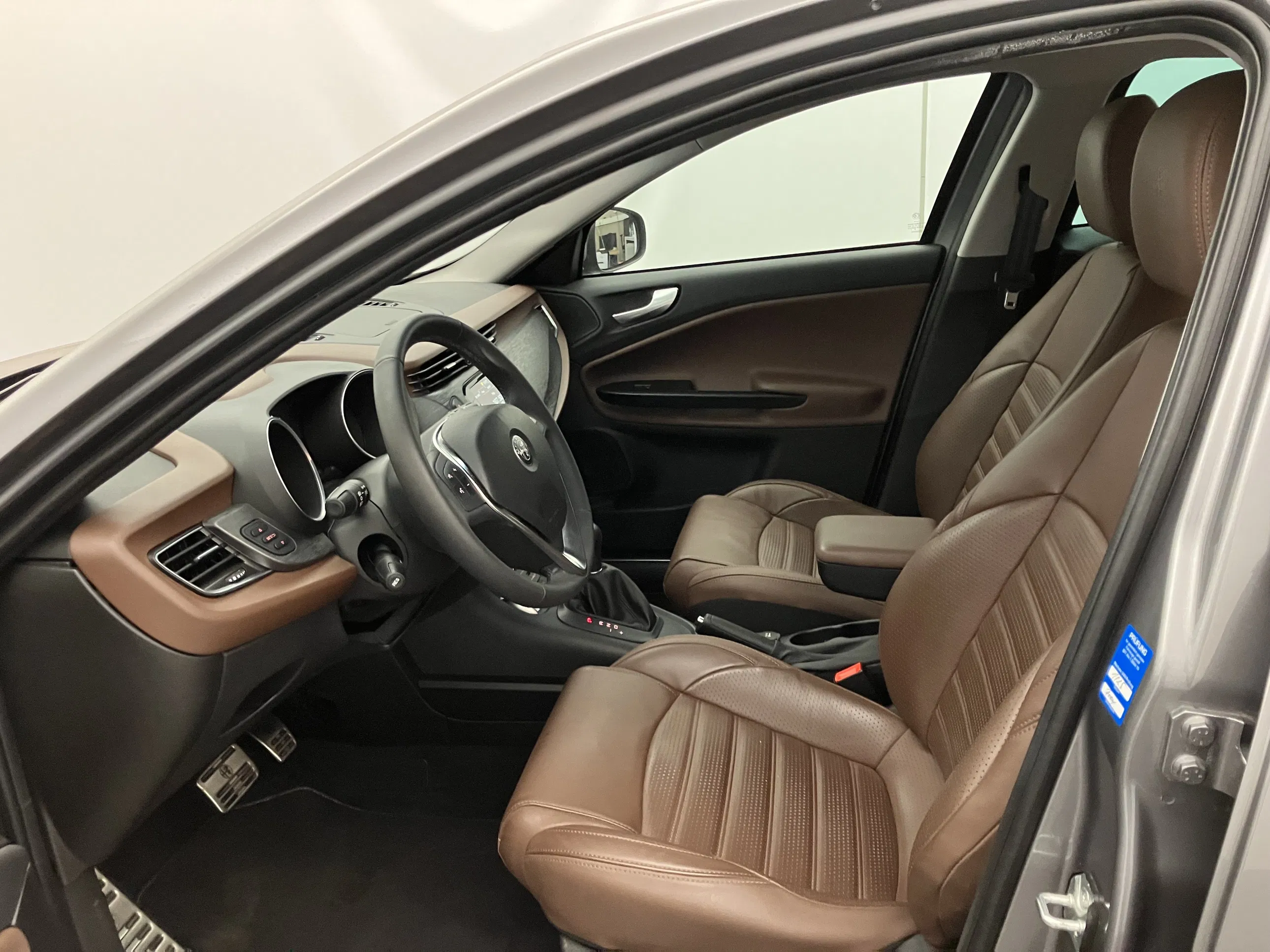 Alfa Romeo Giulietta TI 2,0 JTDM-2 Aut. | Bild 11 von 23