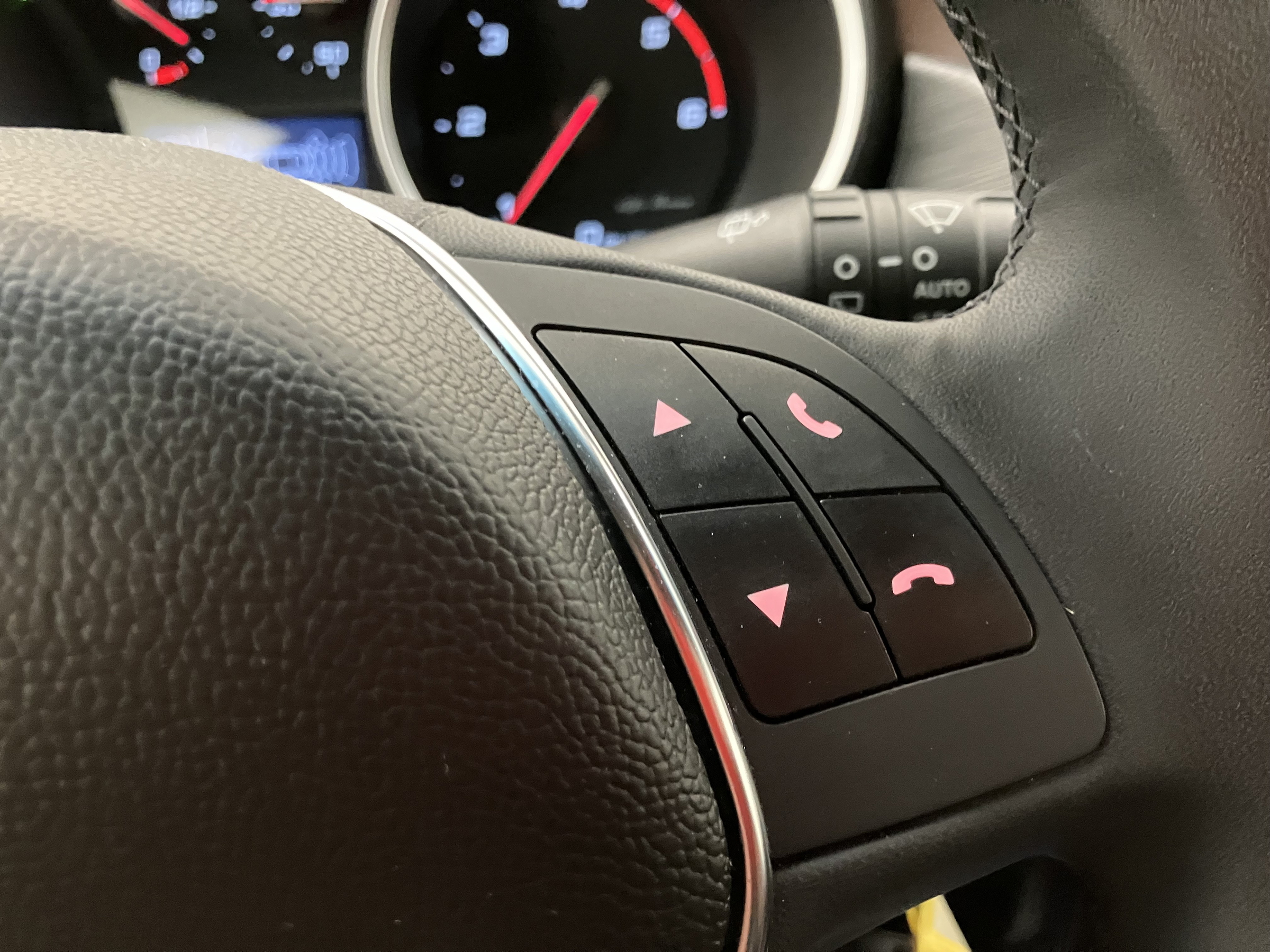 Alfa Romeo Giulietta TI 2,0 JTDM-2 Aut. | Bild 14 von 23