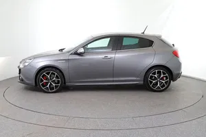Alfa Romeo Giulietta TI 2,0 JTDM-2 Aut. | Thumbnail 3 von 23