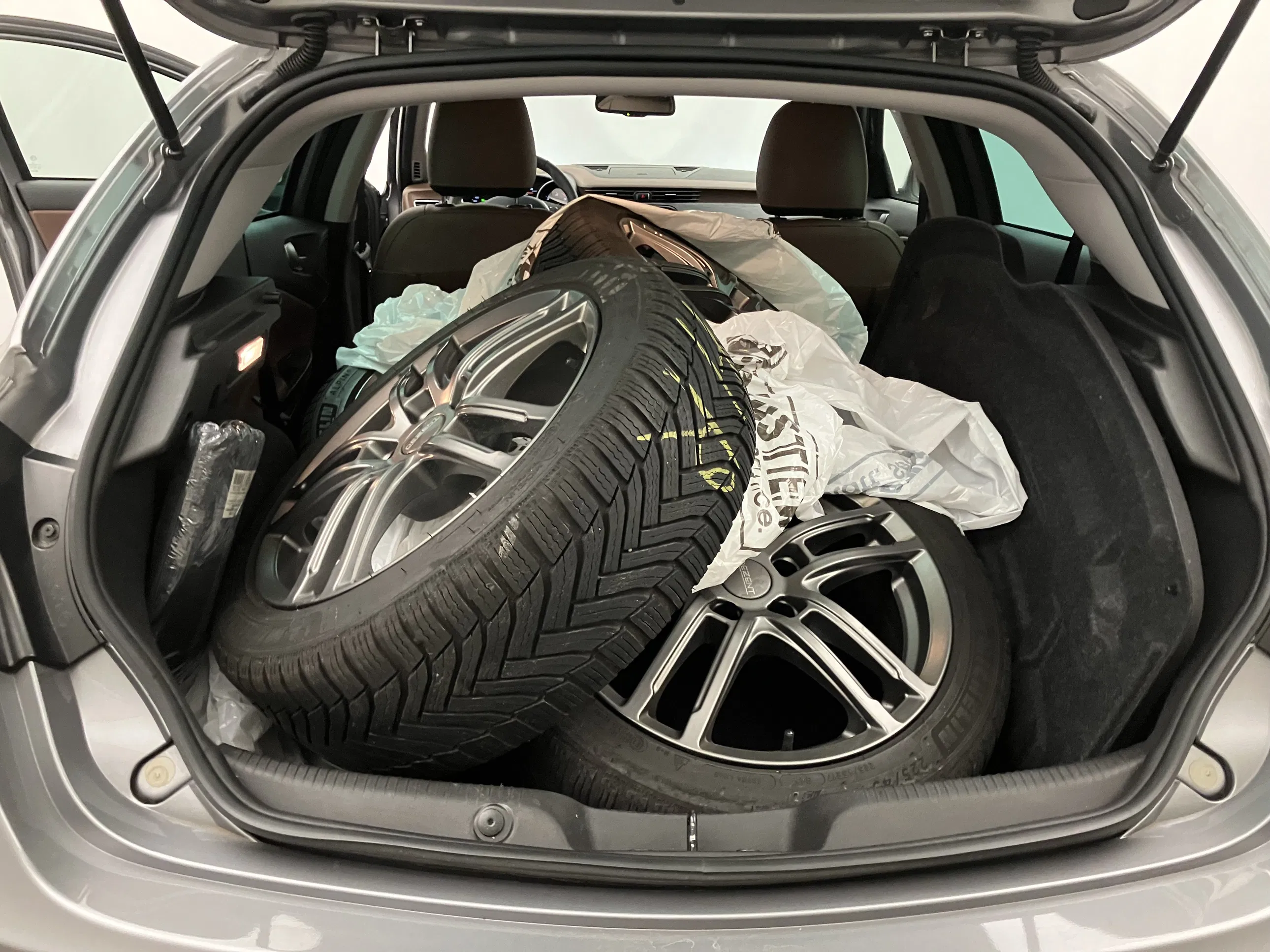 Alfa Romeo Giulietta TI 2,0 JTDM-2 Aut. | Bild 21 von 23