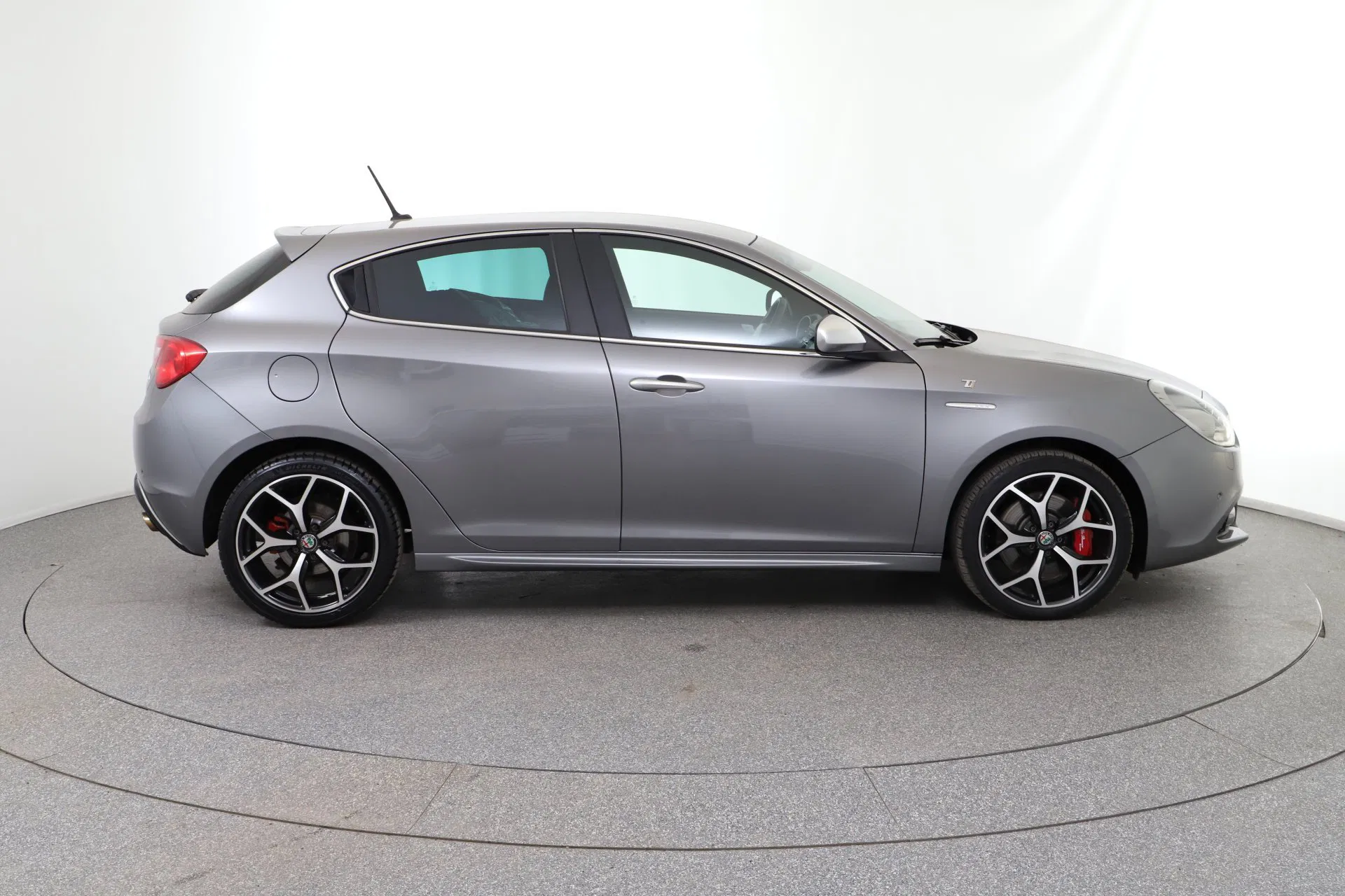 Alfa Romeo Giulietta TI 2,0 JTDM-2 Aut. | Bild 7 von 23