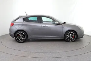 Alfa Romeo Giulietta TI 2,0 JTDM-2 Aut. | Thumbnail 7 von 23