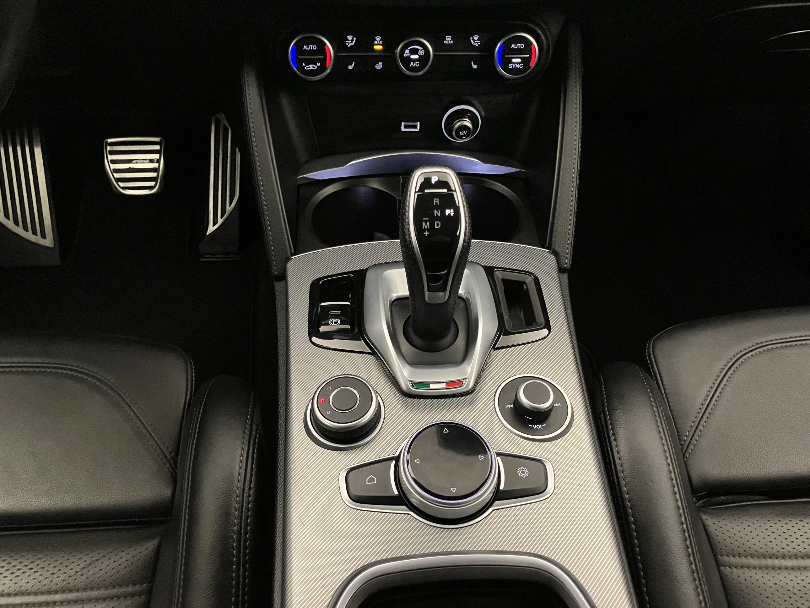 Alfa Romeo Stelvio Sprint 2,2 16V 190 AT8 Q4 | Bild 13 von 28