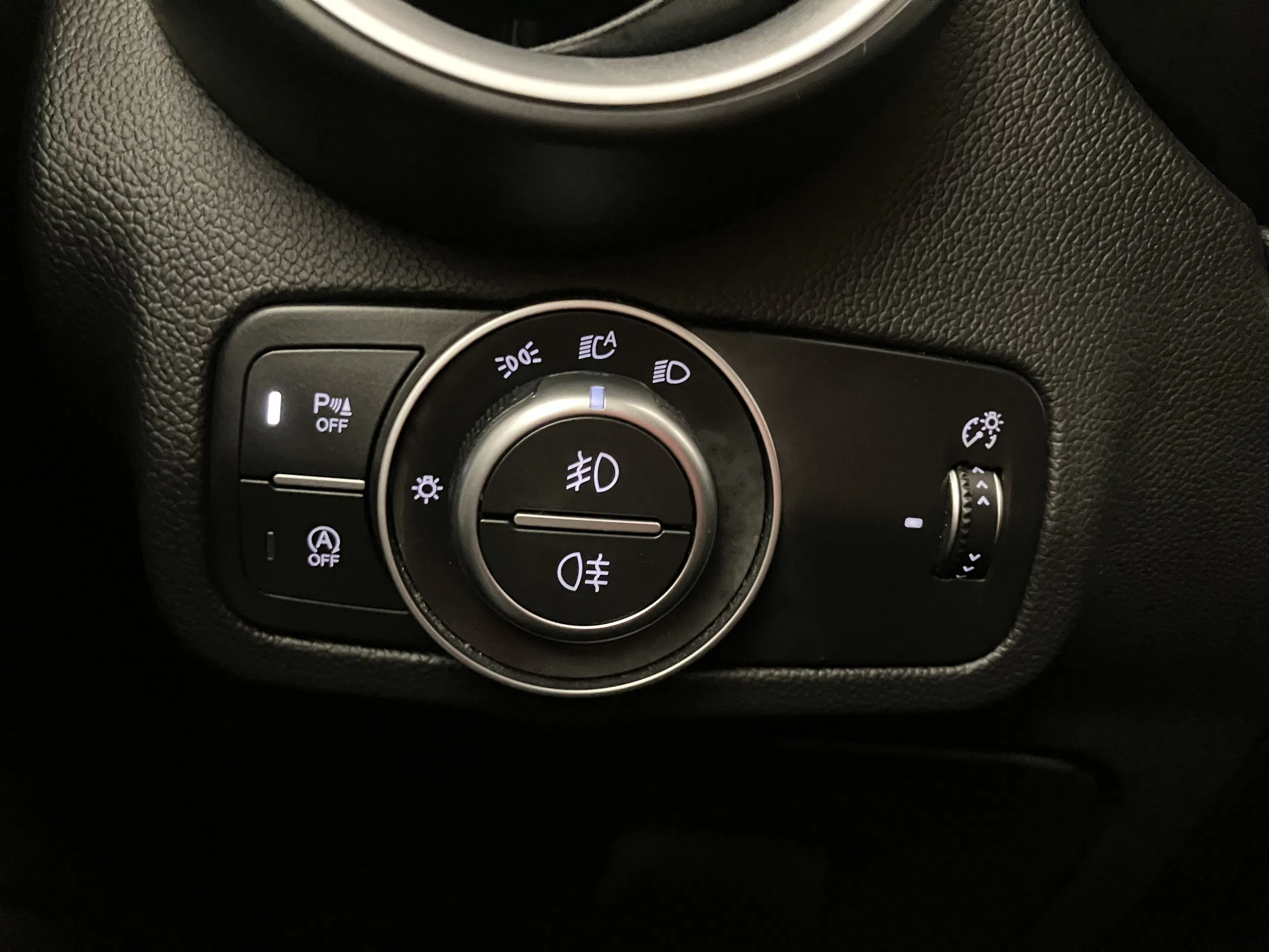 Alfa Romeo Stelvio Sprint 2,2 16V 190 AT8 Q4 | Bild 23 von 28