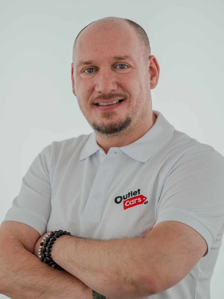 Gernot Simandl - Senior-/ Verkaufsberater OutletCars.at
